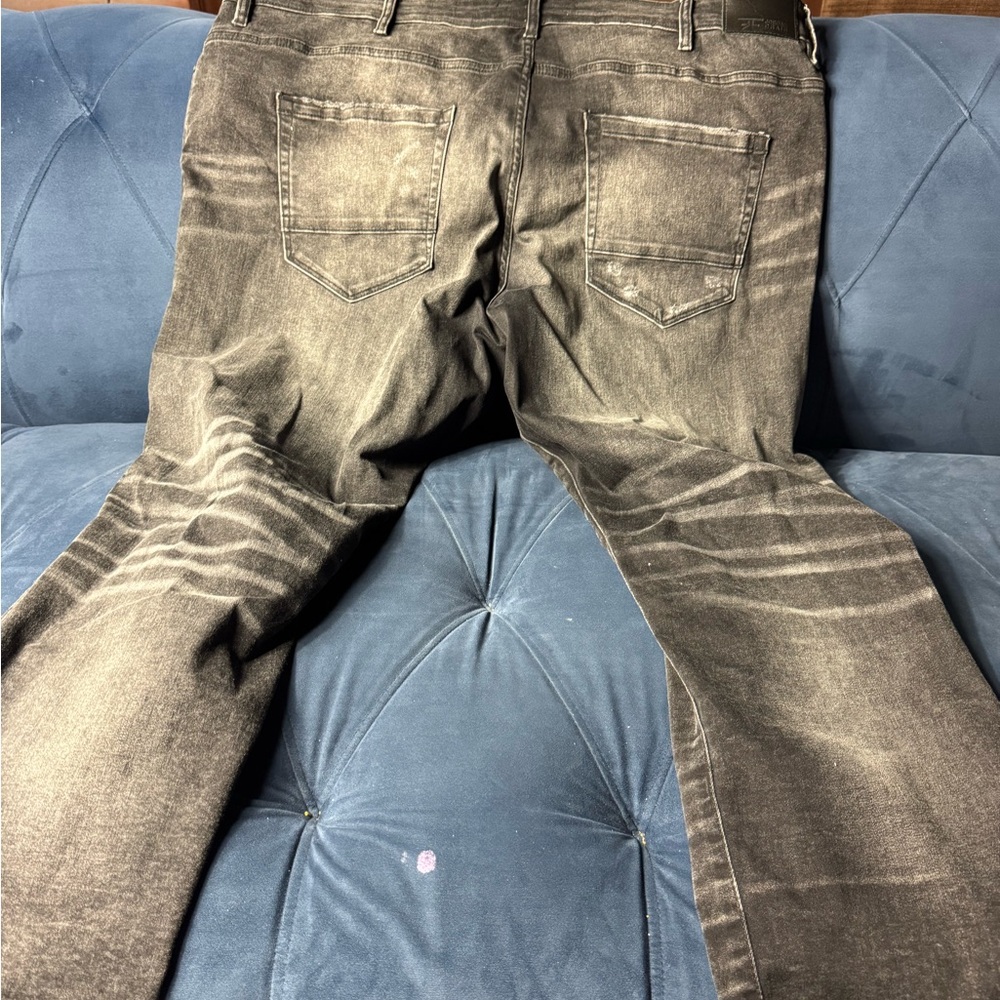 Jordan Craig Men's Relaxed Jeans in Washed Gray